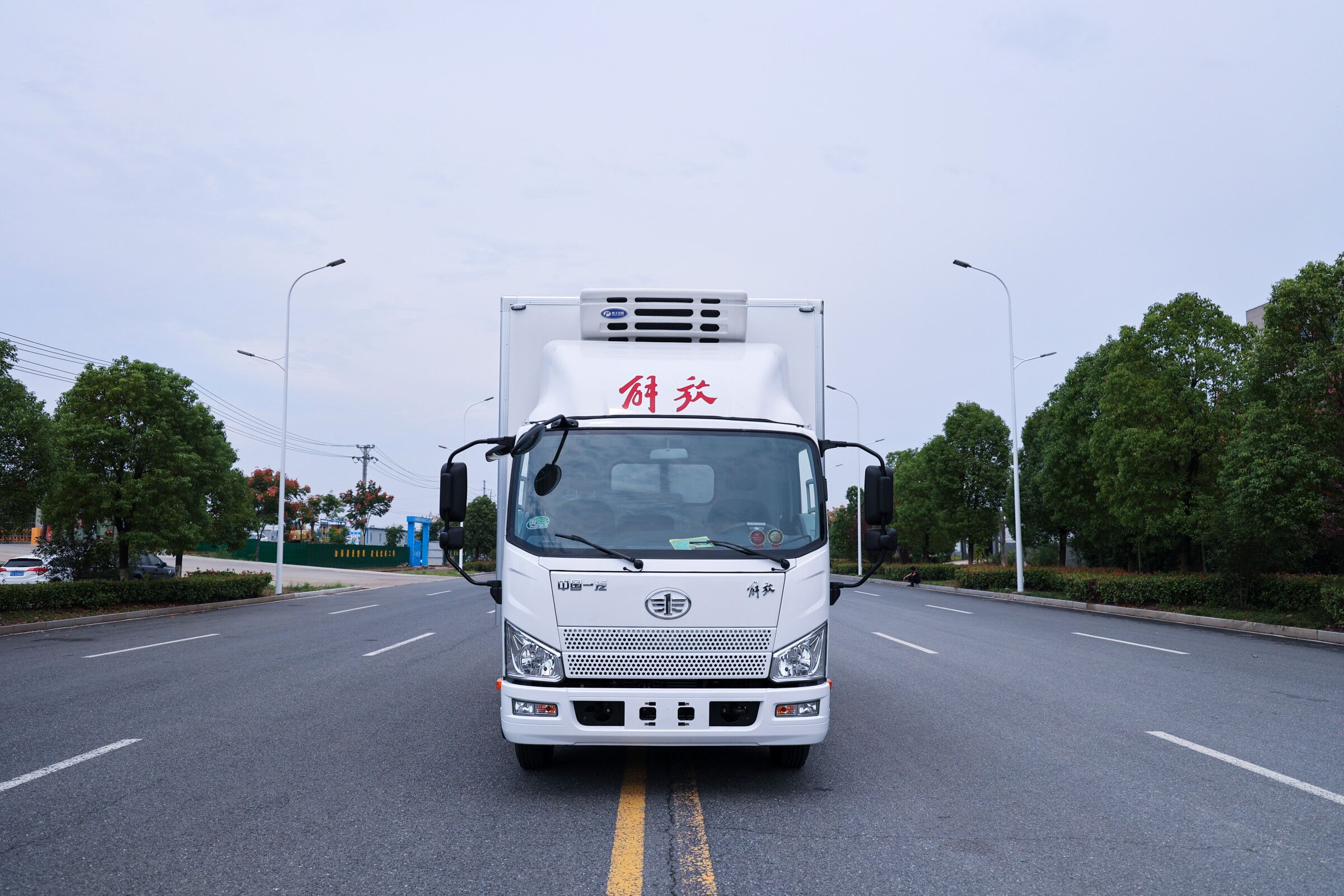 解放4.2米冷藏车 冷藏车运输车 厢式冷藏车报价及图片