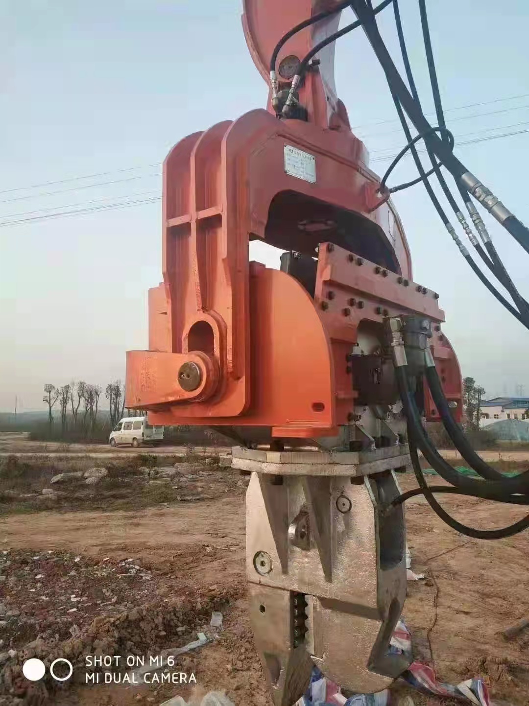 蚂蚁履带式高频振动锤 矿山岩层振动凿岩炮 变频液压管桩打拔桩