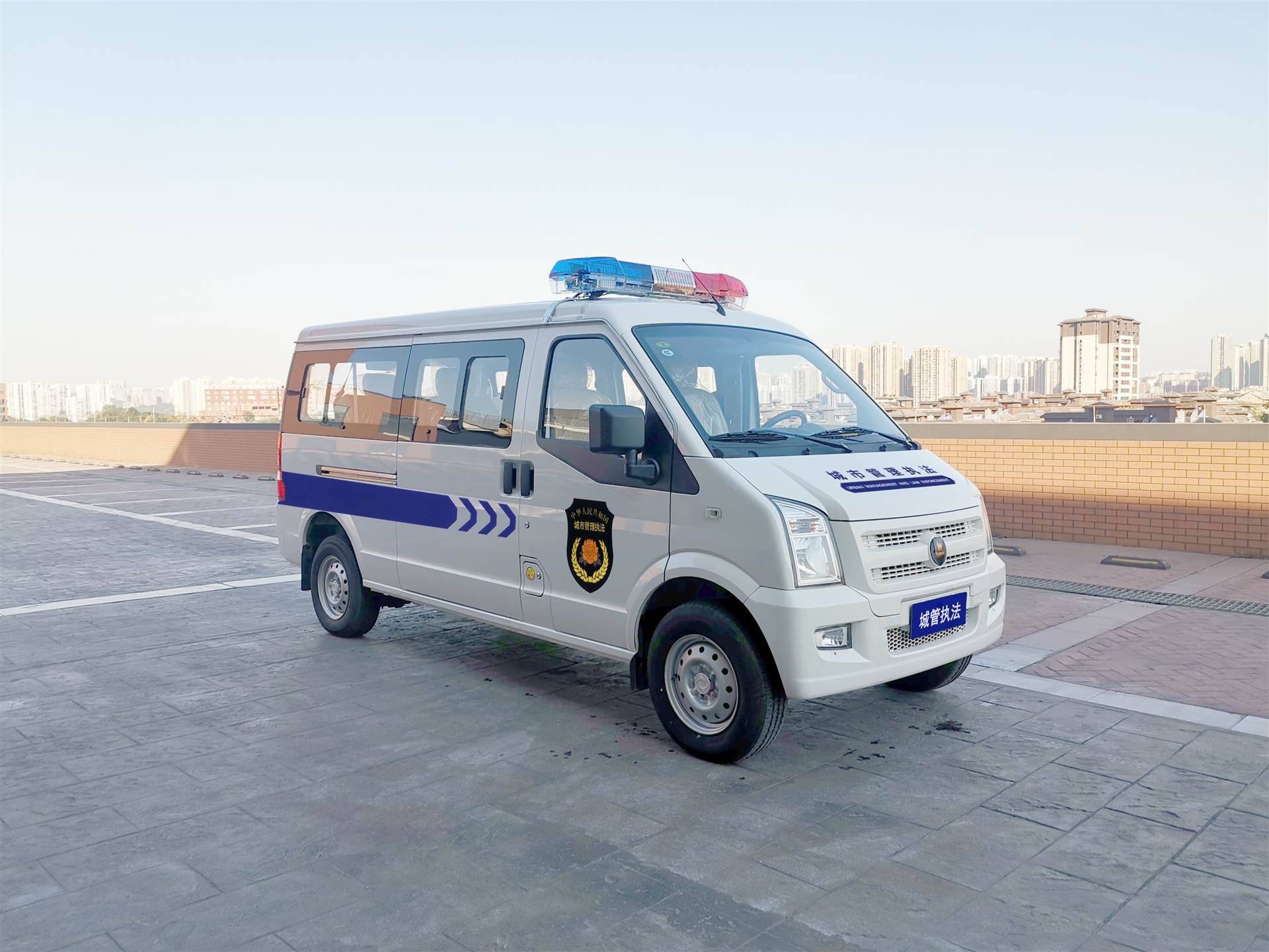 py-ec面包车改执法巡逻车