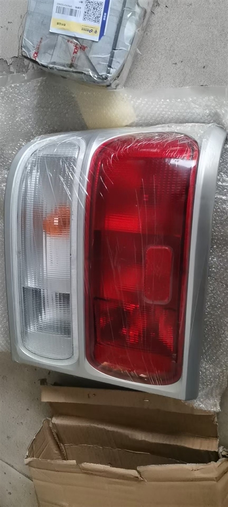乌鲁木齐各品牌校车客车灯具销售