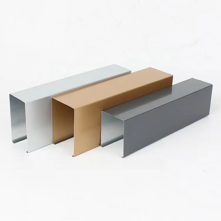 欧佰铝方通整体平衡稳定性强,可以一种色彩铺设,亦