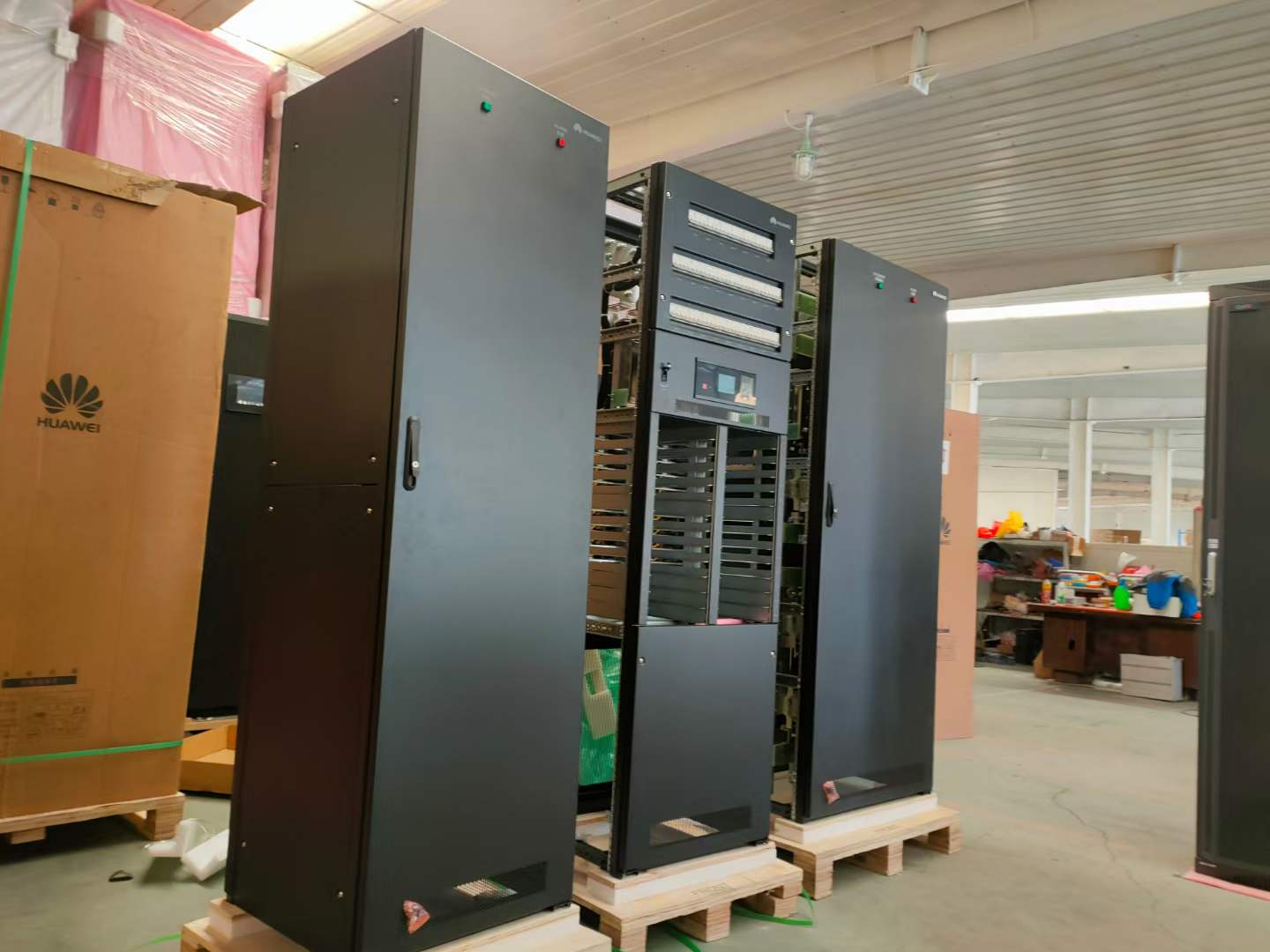 华为高频开关电源TP483000D组合式电源系统三柜合一机柜