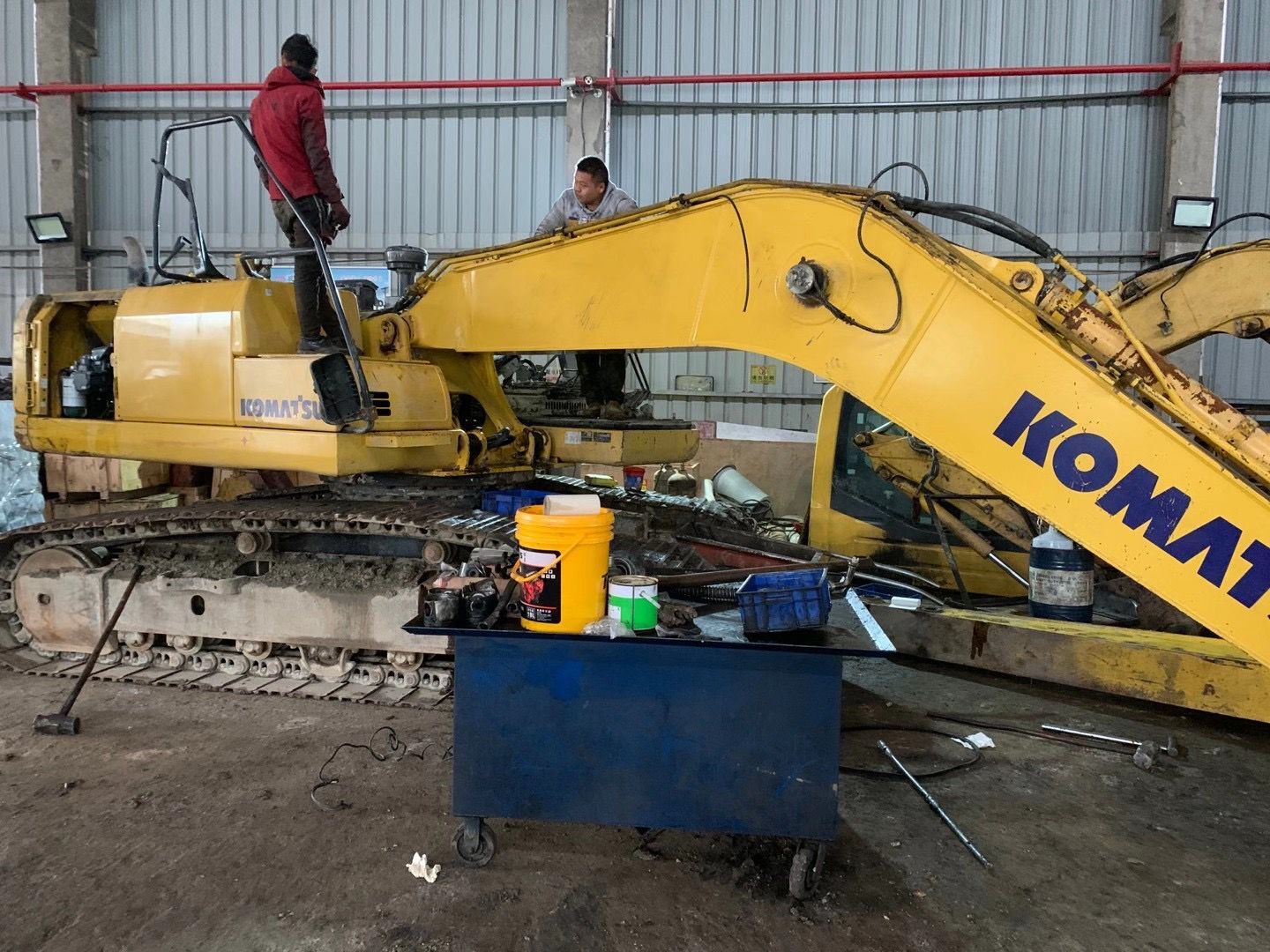 新闻咸阳市卡特挖掘机维修行走跑偏无力憋车