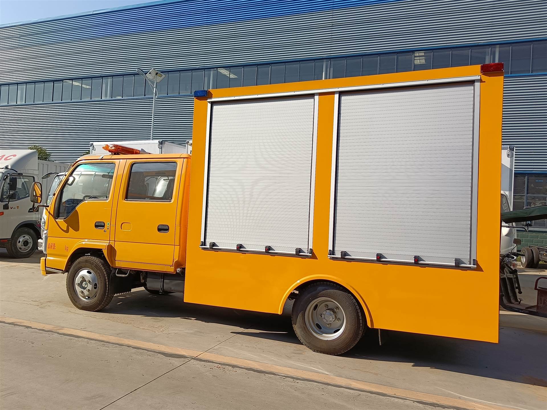 五十铃双排抢险救援照明车静音柴油发电机组6米大功率升降照明灯