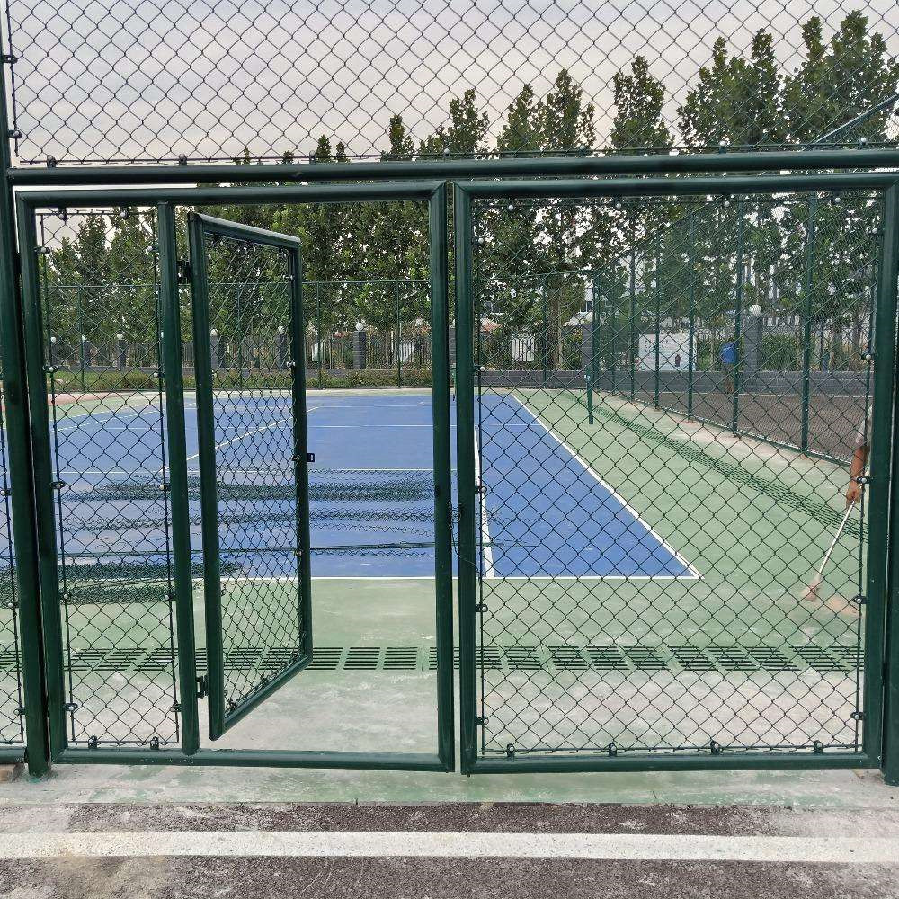公园一侧篮球场围网编制网护栏