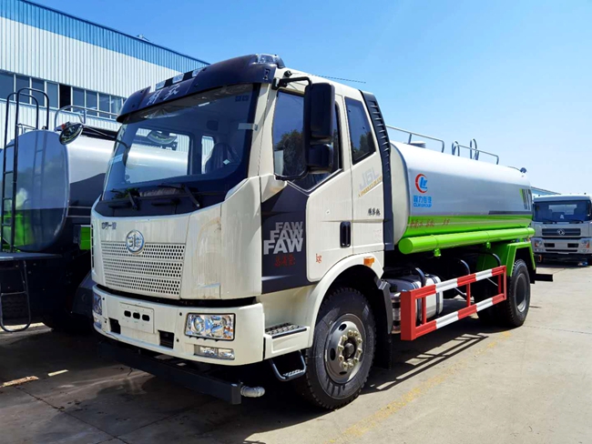 解放批量灑水車