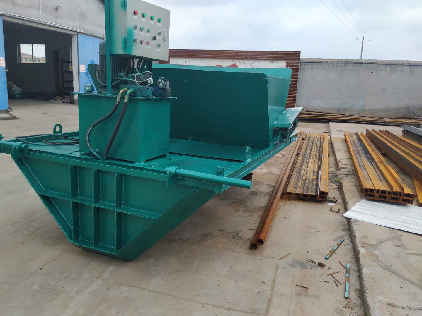 梯形沟渠滑模机渠道混凝土砌衬机灌溉水渠滑模机按需定制