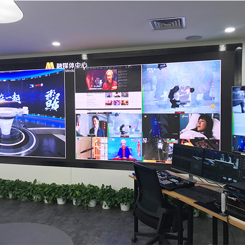 新视聚合多功能全媒体虚拟演播室系统一体机