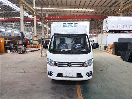 国六汽油冷藏车，3米2箱式福田祥菱M1冷链车
