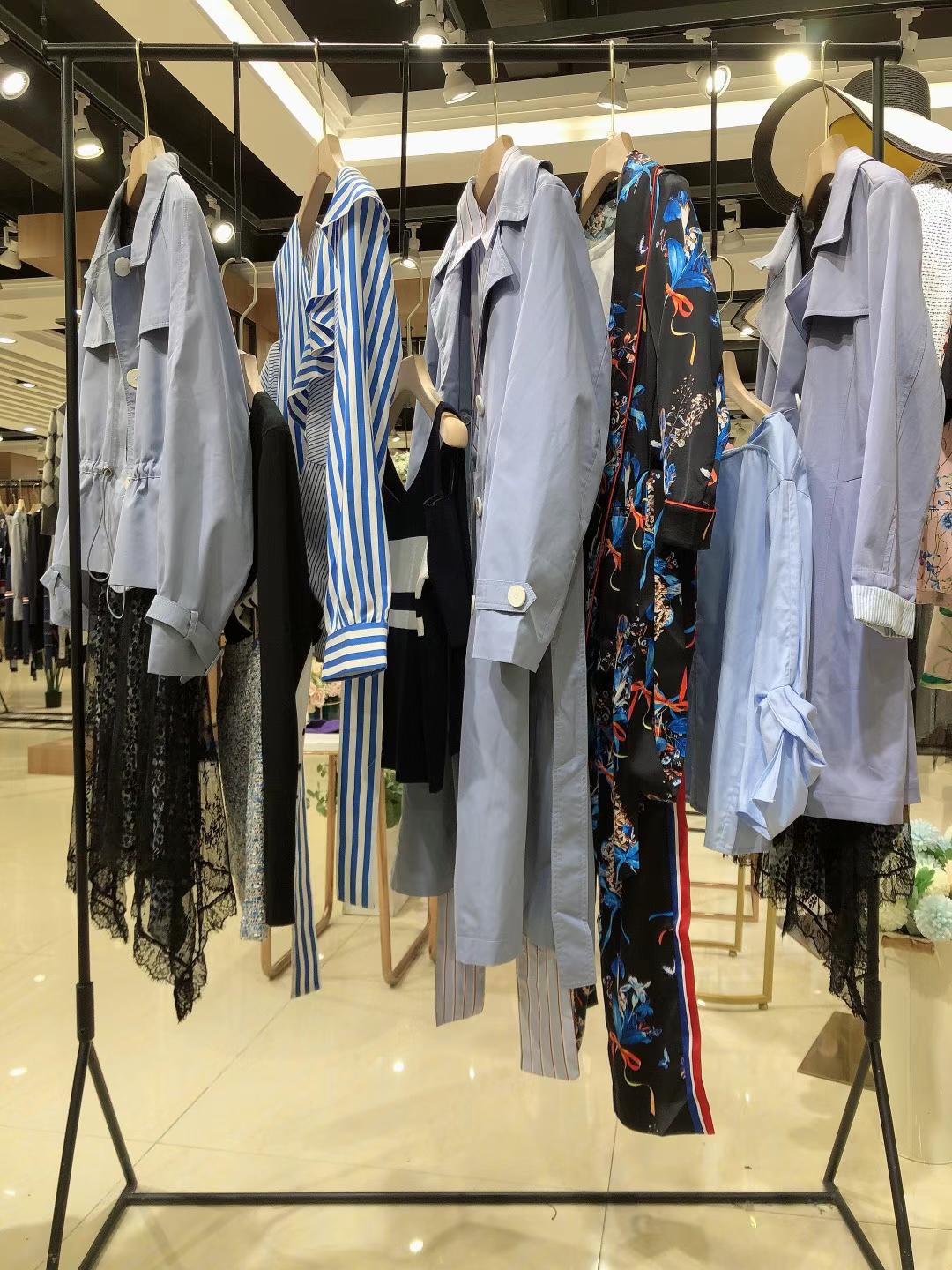 国内品牌altu艾托奥2022夏尾货女装折扣走份批发