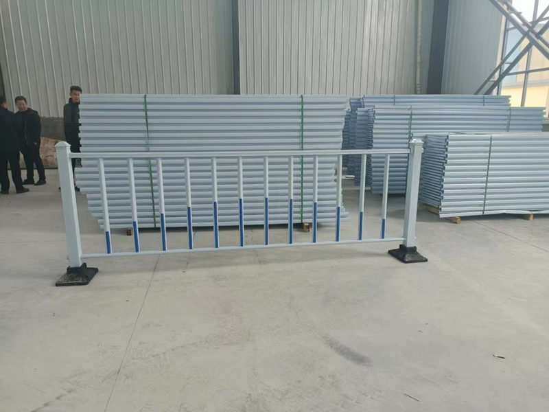 厂家直供马路中央分隔护栏分流栏