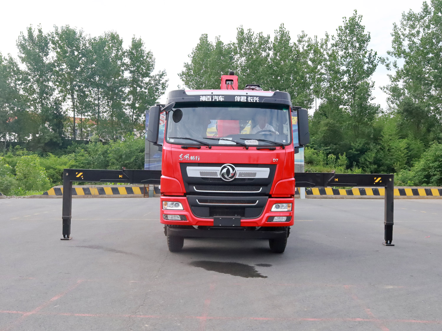 山东济南国六东风畅行长兴16吨随车吊机工厂发车