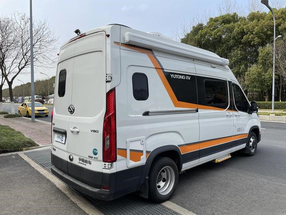 二手宇通b311房车带电动吊床