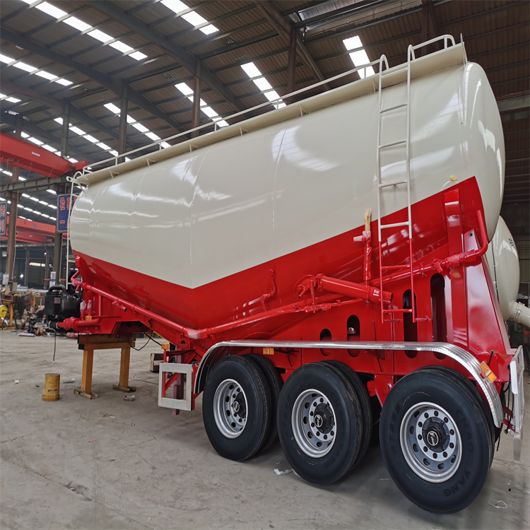 轻型散装水泥罐车创新和标准