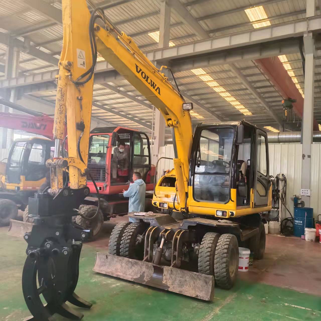 沃尔华便宜66w抓木机挖掘机挖土机遮木拾装机抓羊皮夹木机