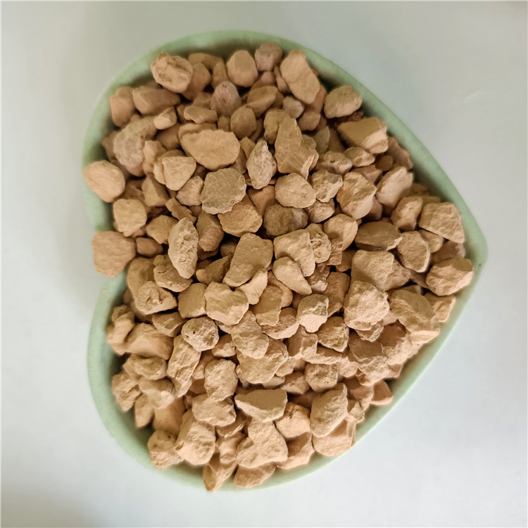 是一种生物成因的硅质沉积岩,它主要由古代硅藻的遗骸所组成.