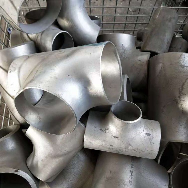 供应碳钢无缝三通工业焊接厚壁异形管件定制敬鹏管道