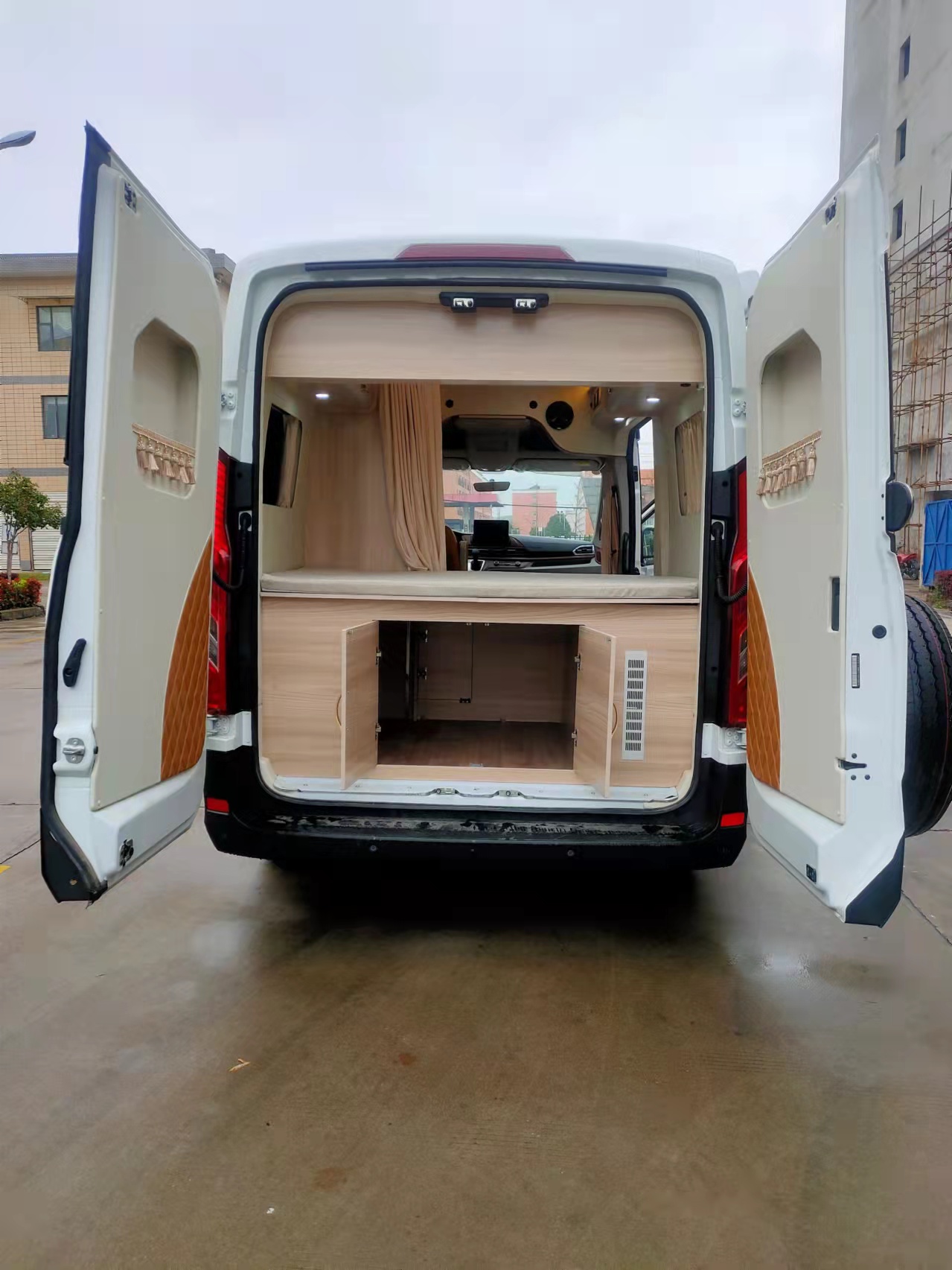 大通v90短轴高顶小型房车布局简单性价比高价格实惠