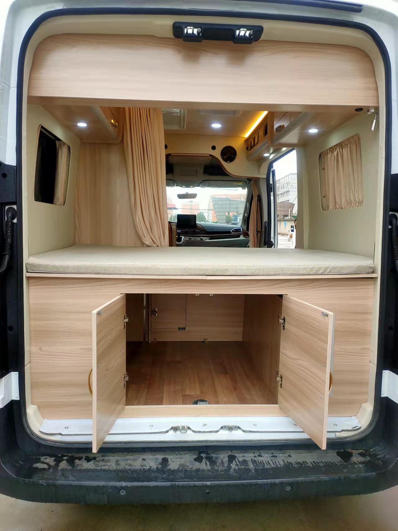 大通v90短轴高顶小型房车布局简单性价比高价格实惠