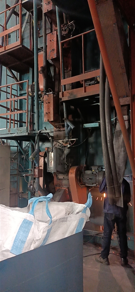 汽车模具抛丸清砂除锈 山东吊钩式打砂机 山东青岛厂家