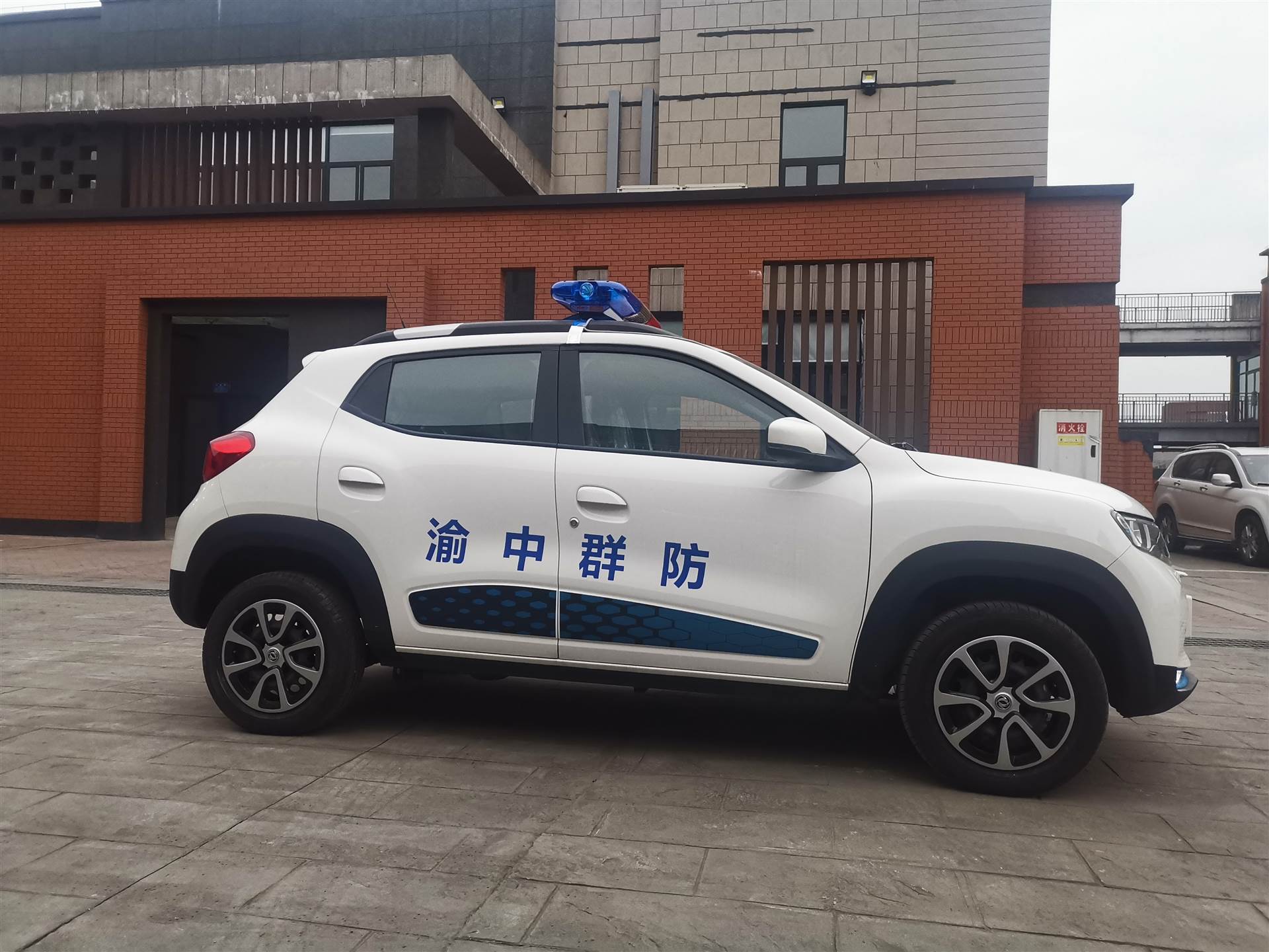 新能源电动巡逻车品堰新能源社区治安巡逻车