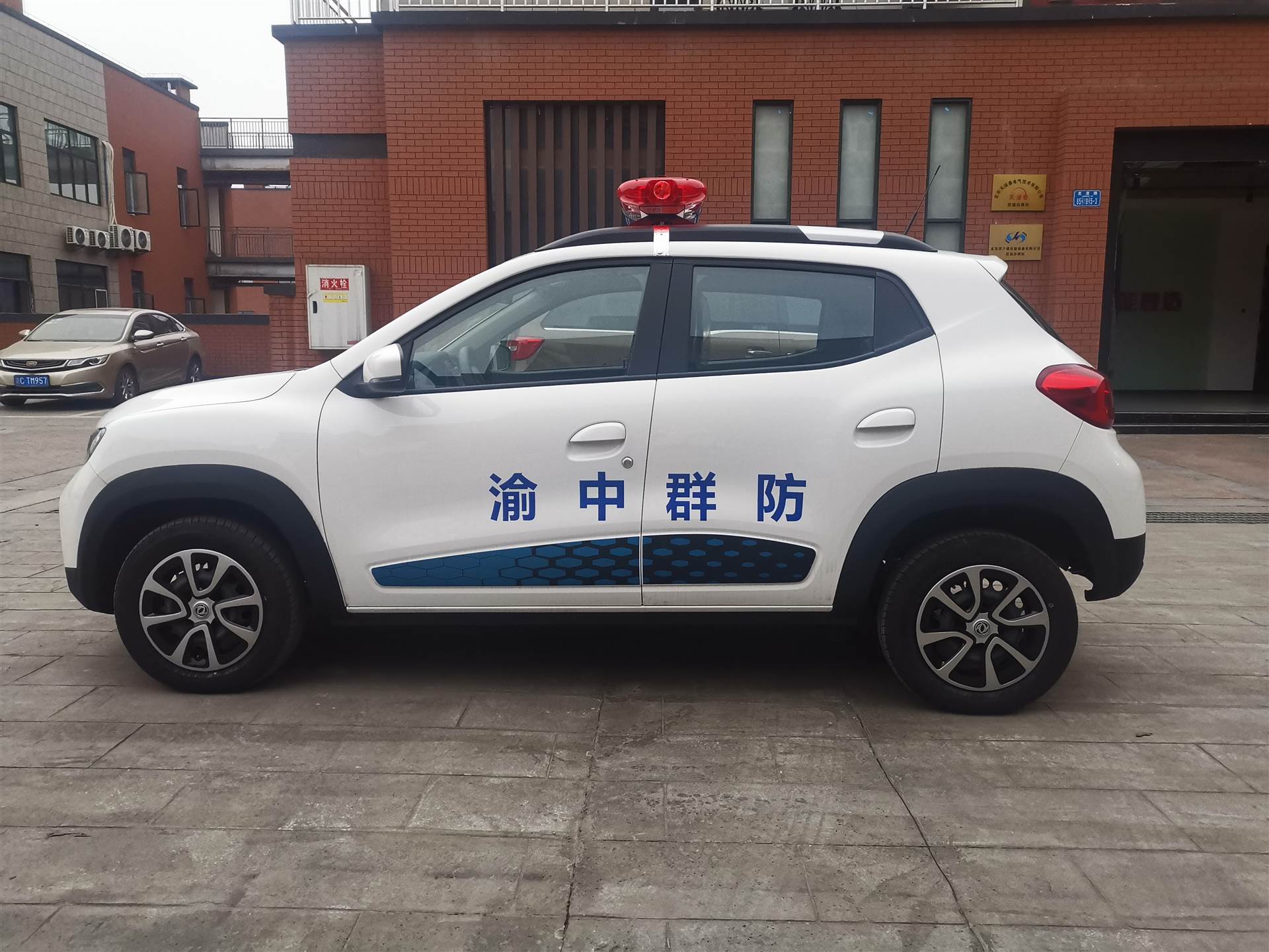 新能源电动巡逻车品堰新能源社区治安巡逻车