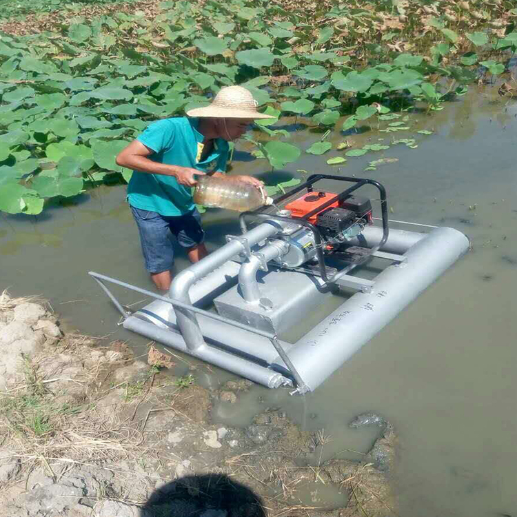 人工挖藕工具图片