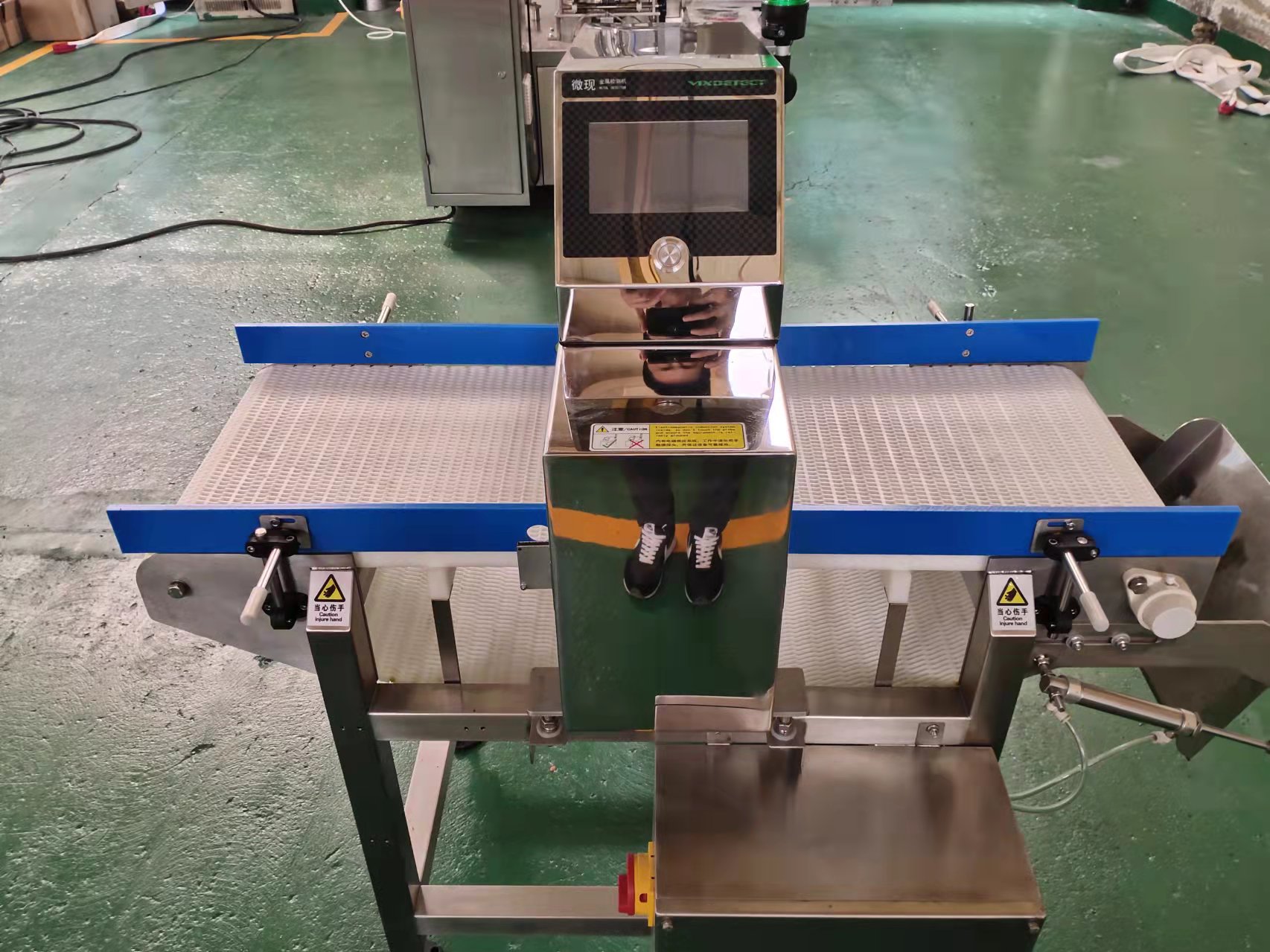 日本安立金属检测机用于检测食品,医药,化装品,纺织等生产过程中混入