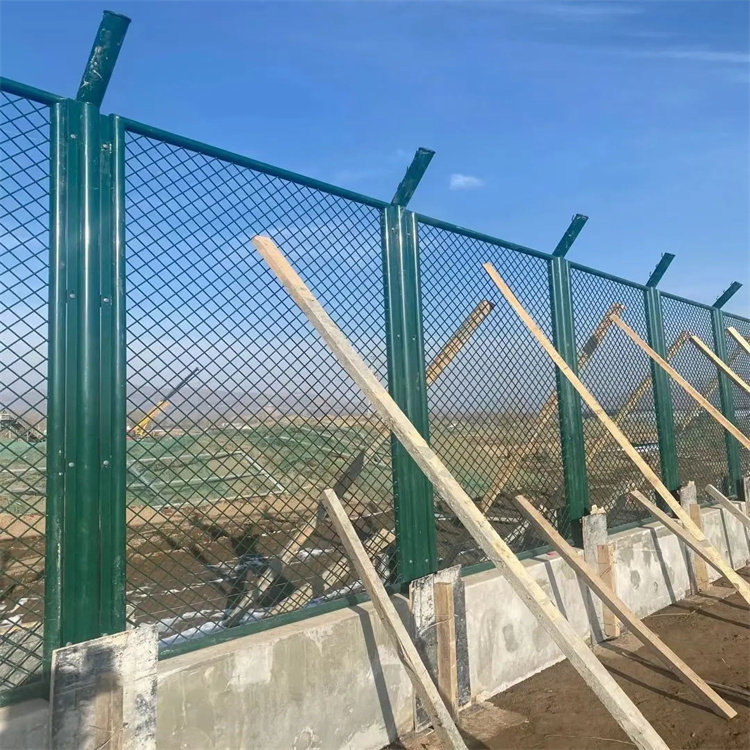 海关铁丝网护栏保税区金属网隔离栅刺铁丝网栅栏