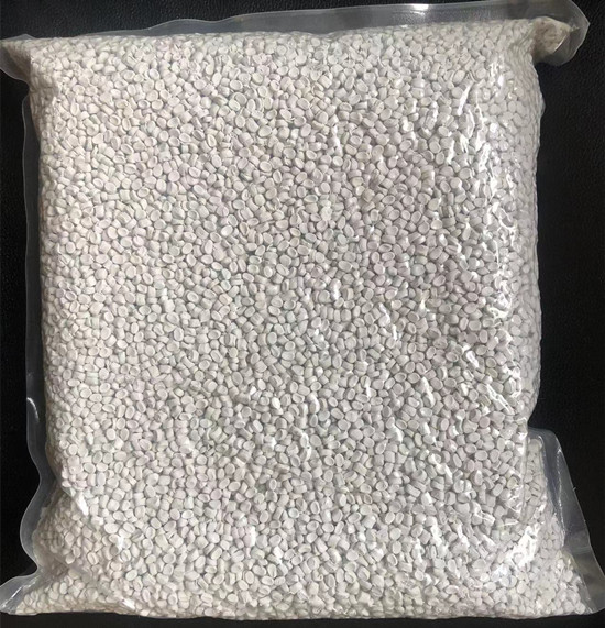 厂家塑胶吸水母粒 高效消泡母料适用于各类使用PE PO