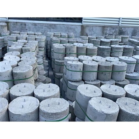 供应光伏水泥墩太阳能发电光伏墩混凝土底座结实耐用结构简单