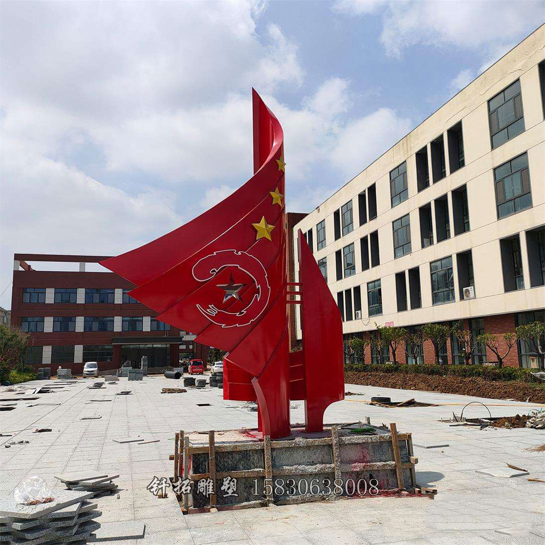 城市街道不锈钢红旗雕塑户外红物摆件