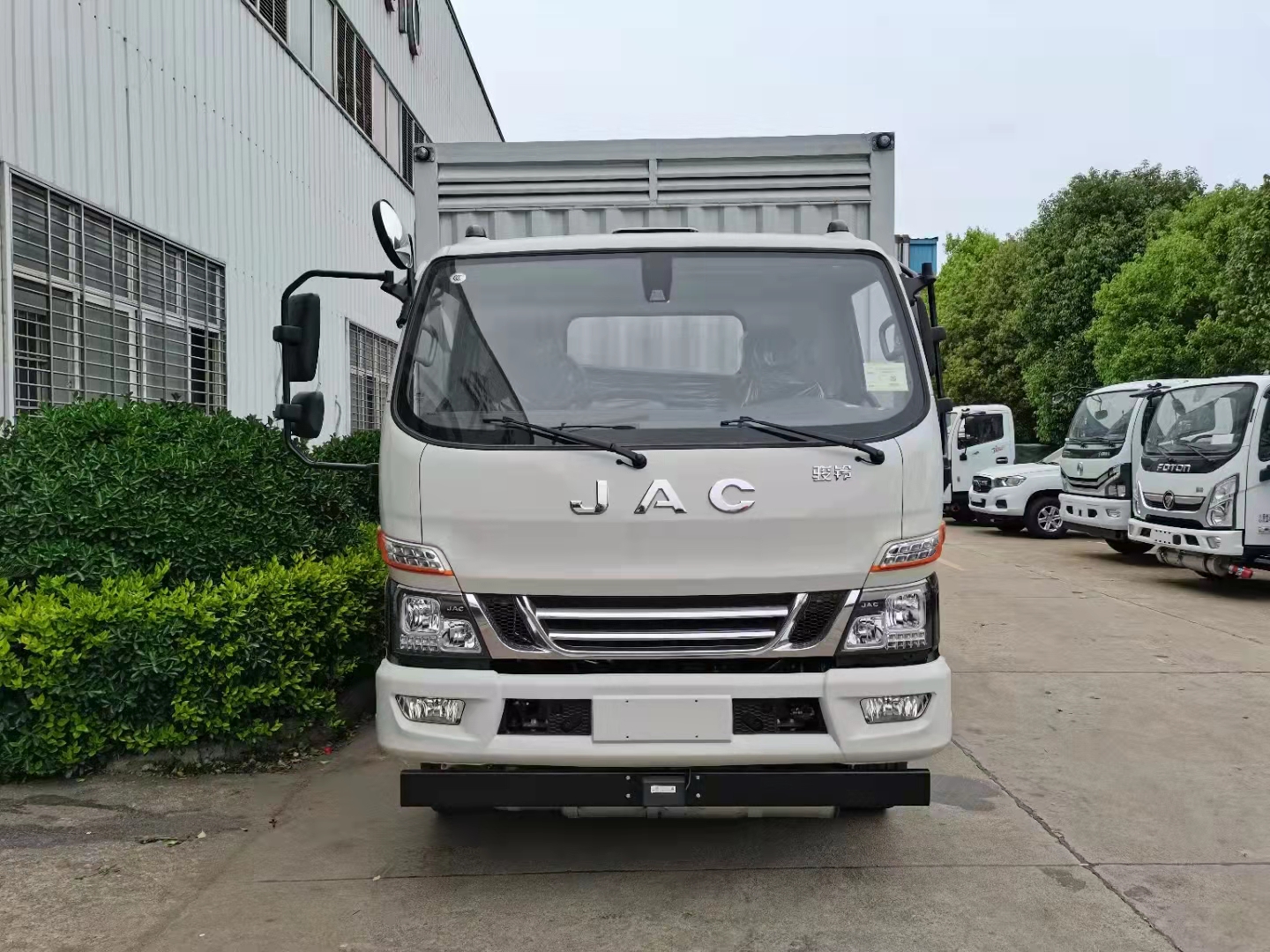 江淮骏铃v7带透气孔国六危险品车