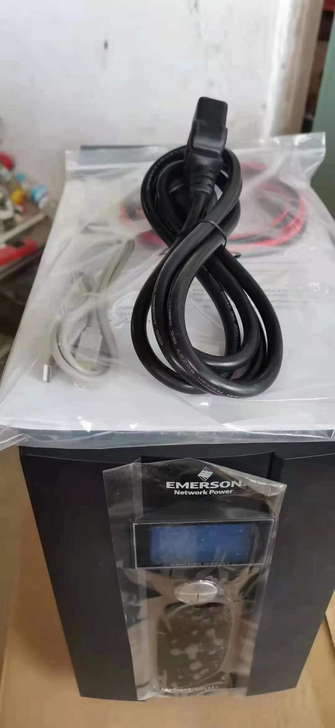 Ĭ US11TPLUS-0030LʽUPSϵԴ3000VA/2400W