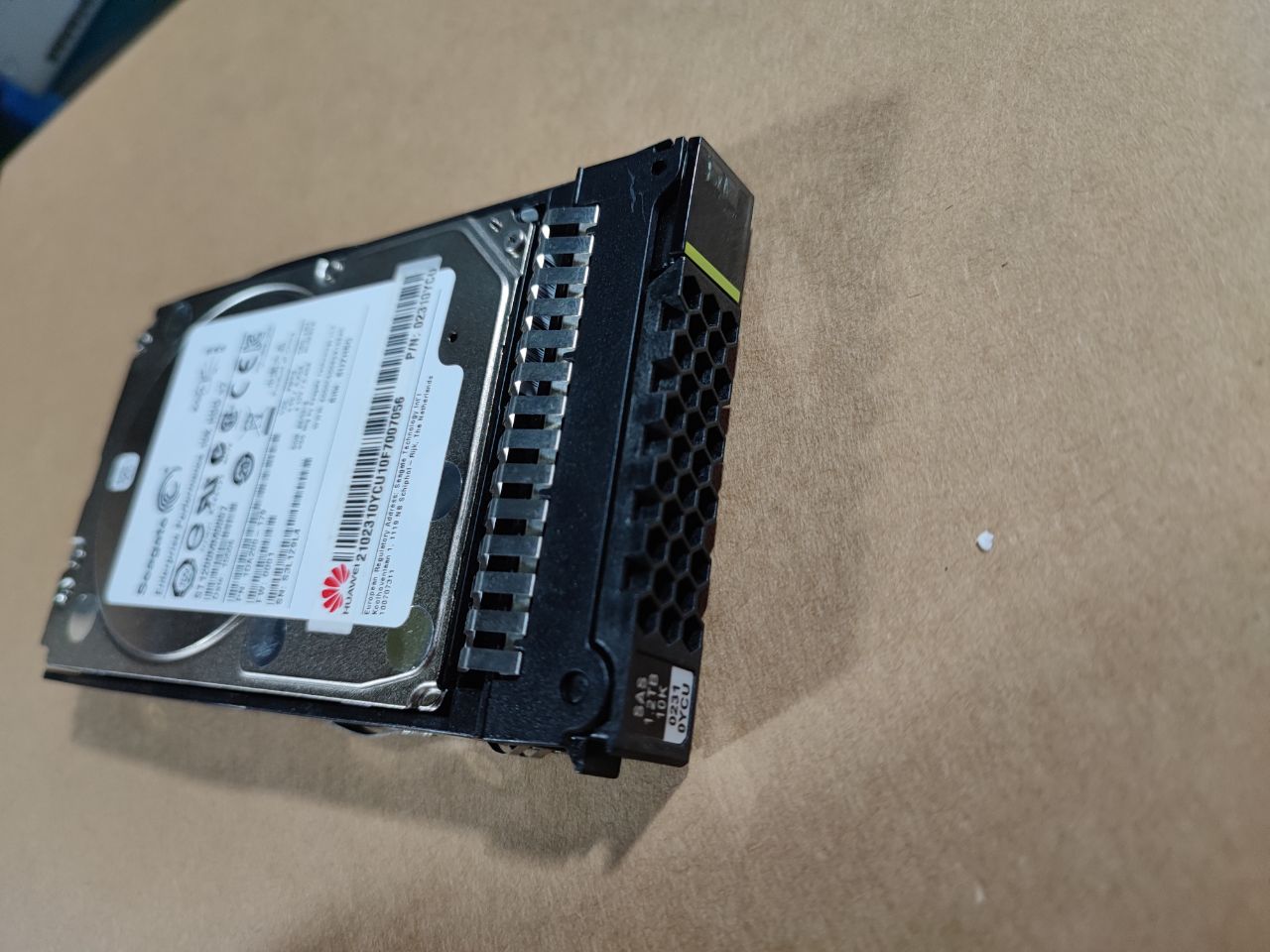 5寸硬盘st1200mm0007