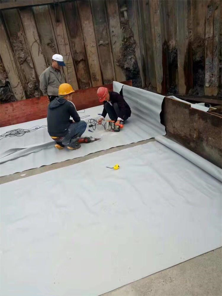 非沥青基自粘胶膜防水卷材高分子hdpe预铺反粘白沙彩砂15厚12mm