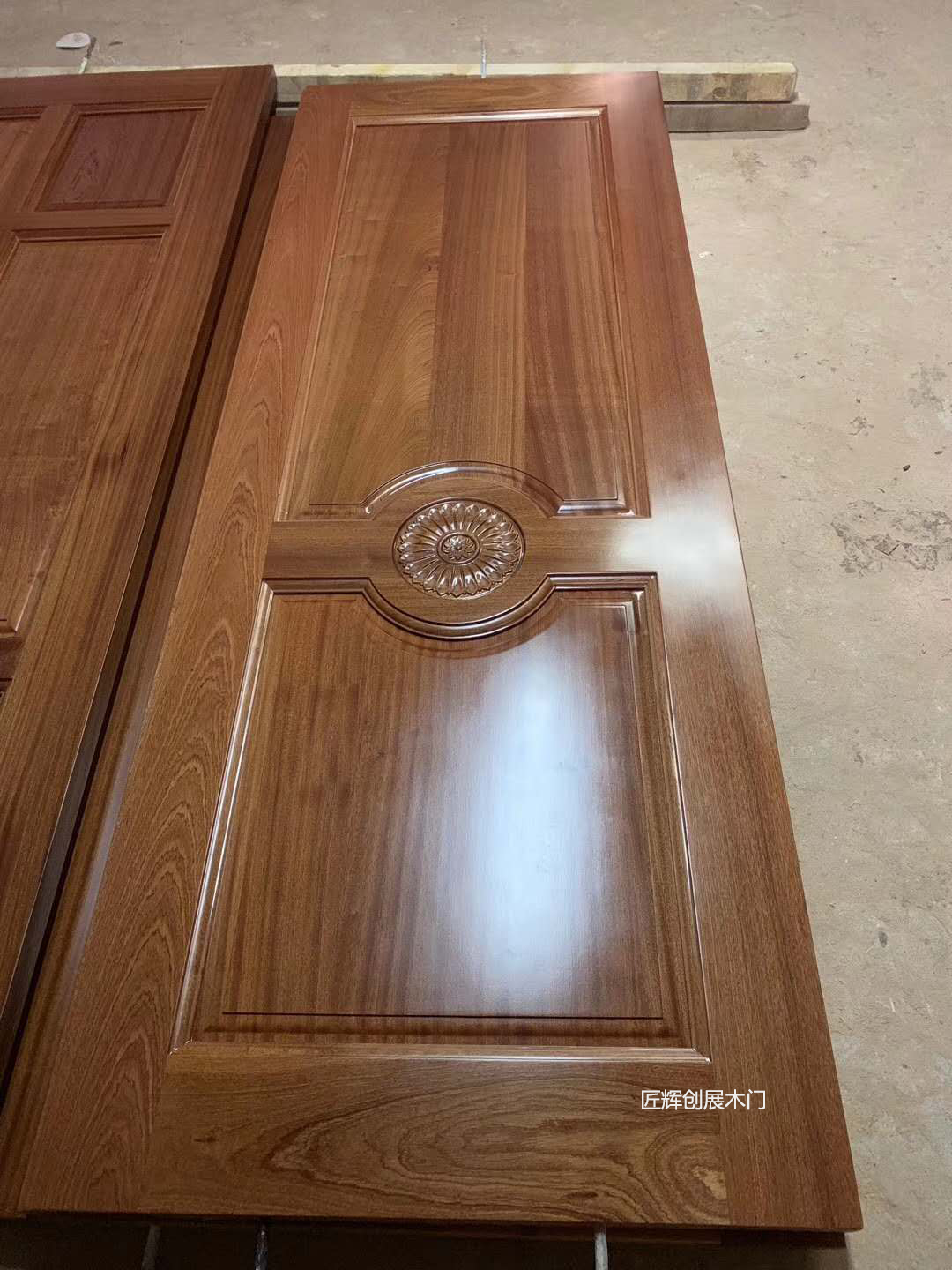 非洲菠萝格原木门非洲菠萝格实木门木门批发佛山木门厂