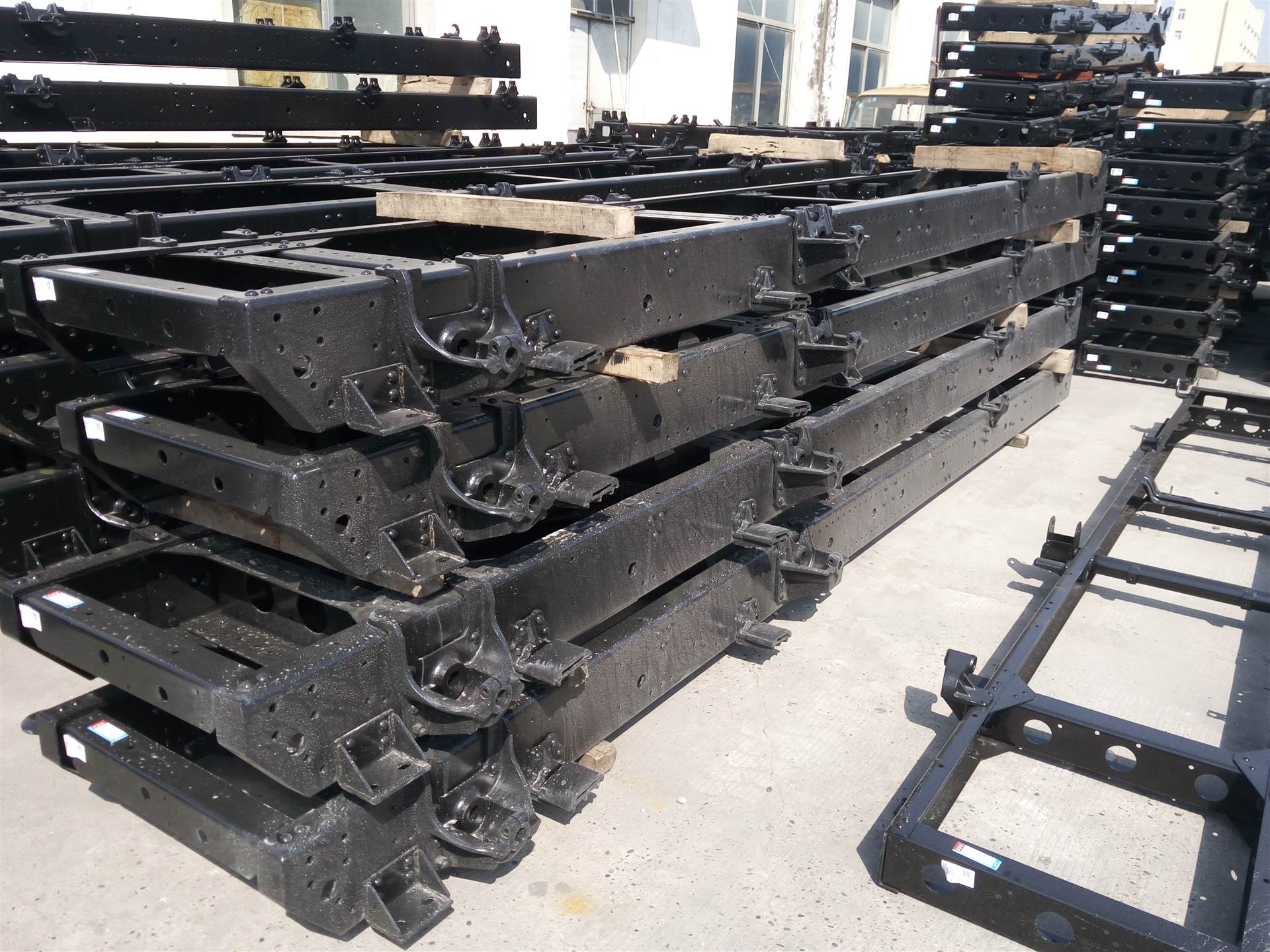 供应东风多利卡d6车架总成d5d6d7d8d9d12大梁总成货车配件