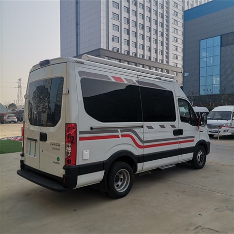 依维柯房车自行式房车家庭旅居车旅游住宿车