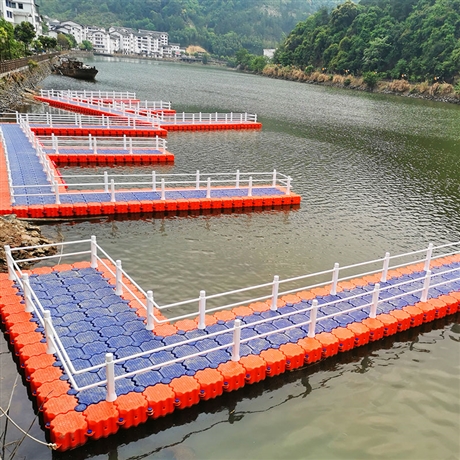 水上浮筒塑料漂浮平台海上浮桥游艇码头浮动码头