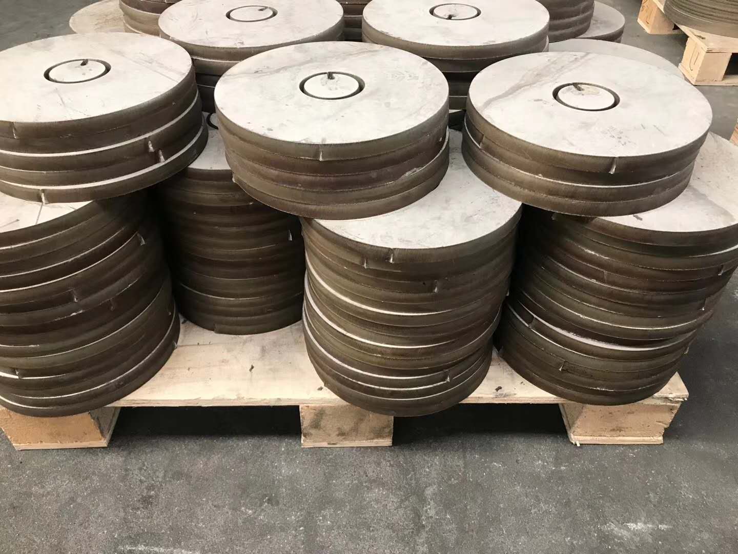 激光切割不锈钢中厚板