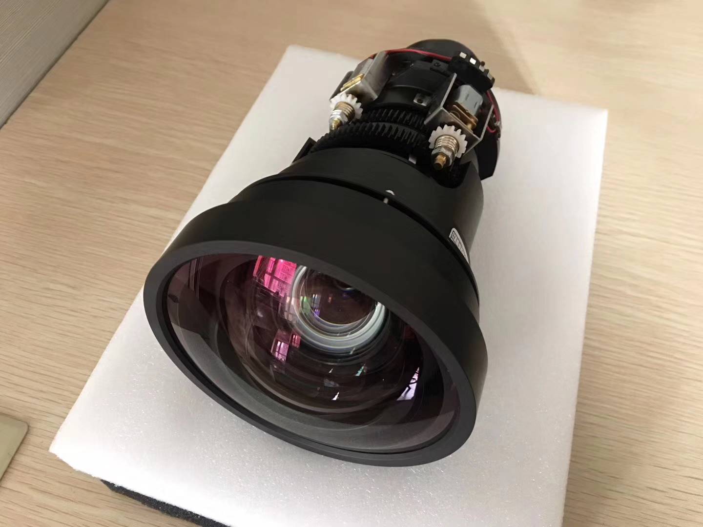 松下投影机镜头et-emw200 emw300 emw400 emw500 emt700