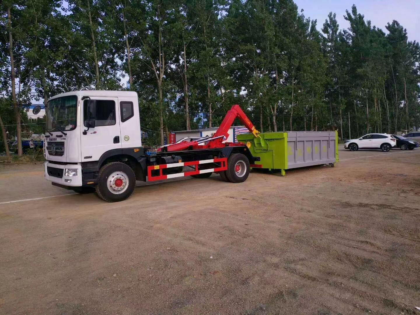 蓝牌勾臂车载重视频