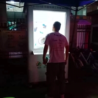 核酸采样小屋 让医护人不惧严热凉爽工作