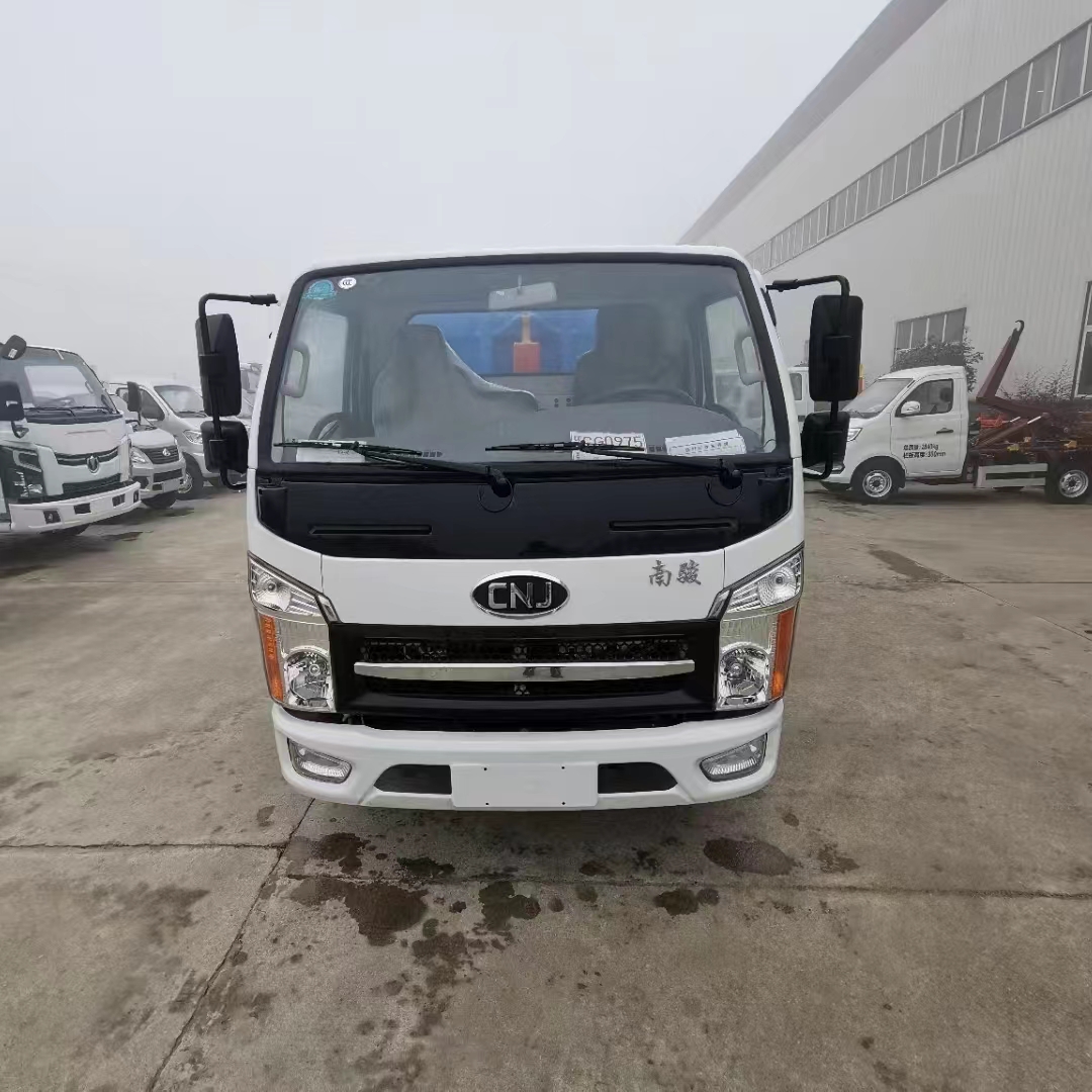 南骏10吨自卸车勾臂垃圾车  南骏地下室建筑垃圾车 南骏自卸车斗可放地上