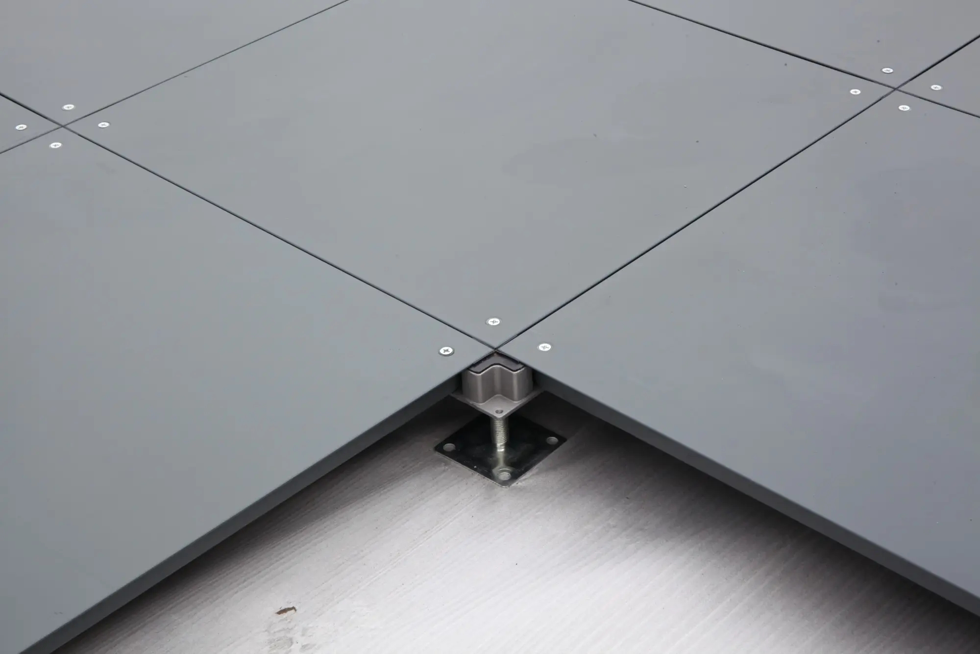 行业内大品牌沈飞全钢网络地板工厂直卖完善的售后服务