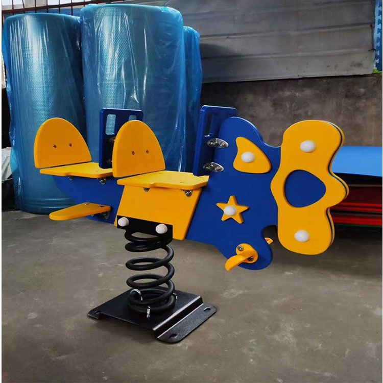 户外儿童室外弹簧摇马 公园小区游乐设备 幼儿园pe板摇摇乐 博美