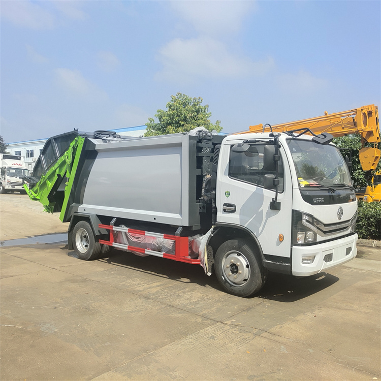 6方压缩式垃圾车视频