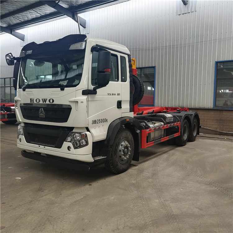 重汽豪沃后双桥勾臂