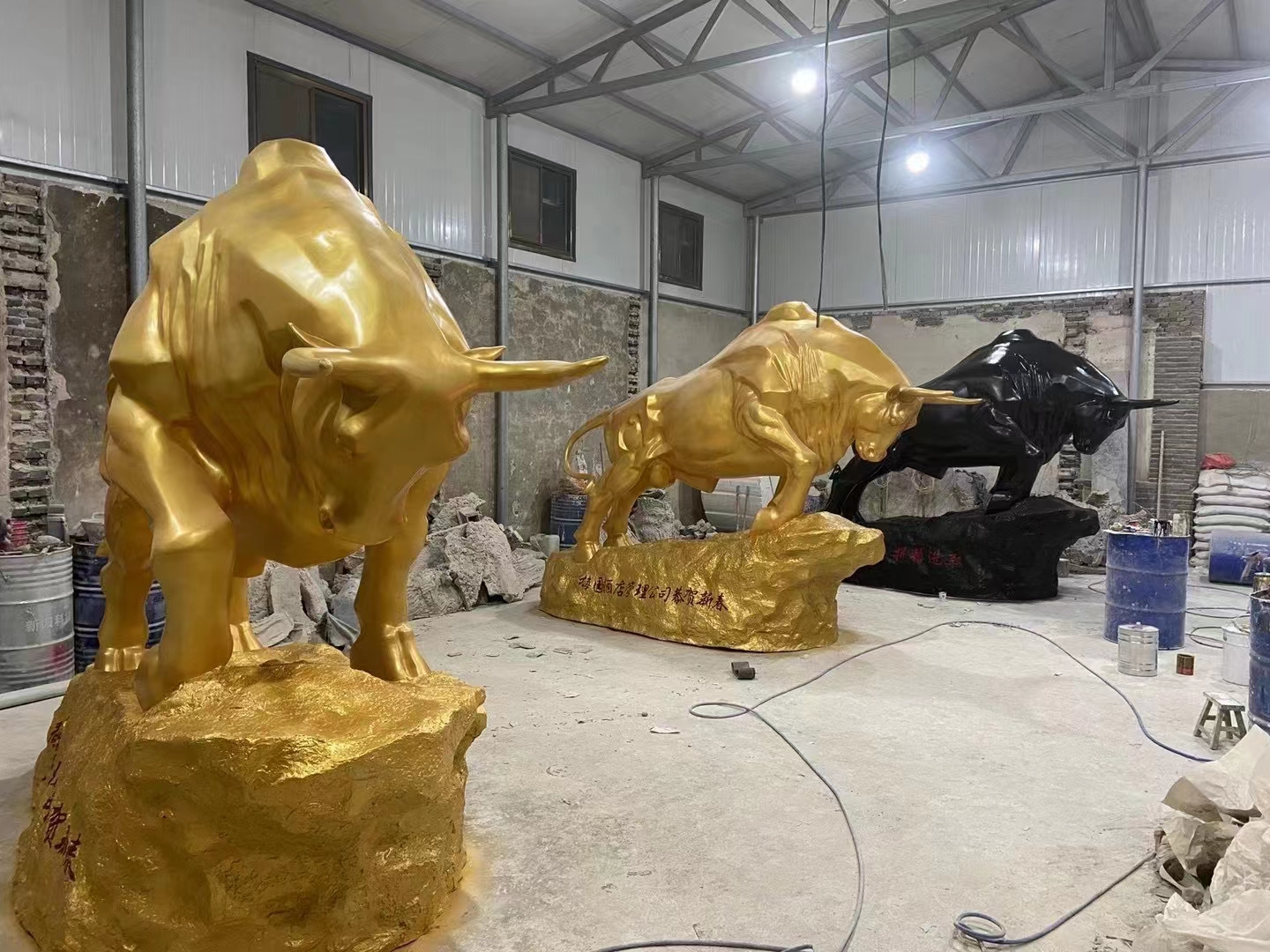 金牛造型雕塑玻璃钢雕塑牛定制